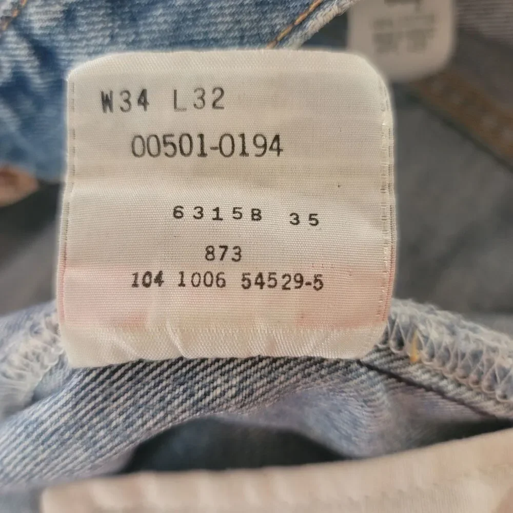 Levis title vintage